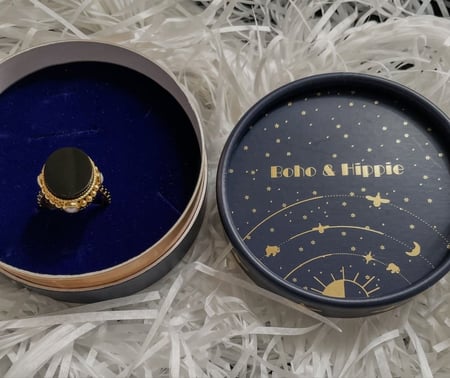 خاتم من حجر الأونيكس الأسود مطلي بالذهبbrass ring