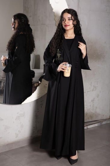 عباية بأزرار