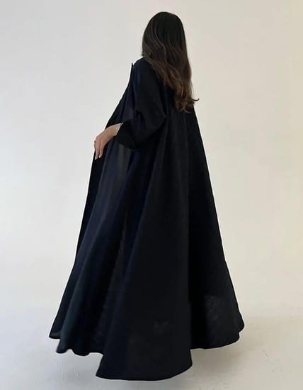 عباية سوداء