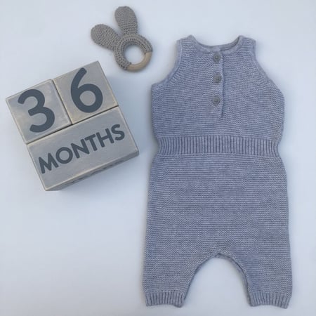 اطقم من الصوف المحبوك