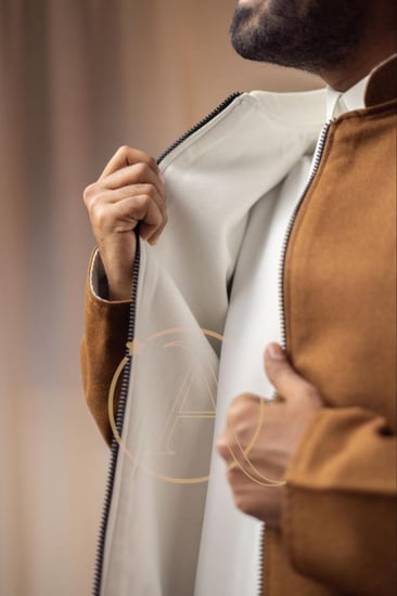 جاكيت شتوي جوخ دبل فيس بني مع سكري