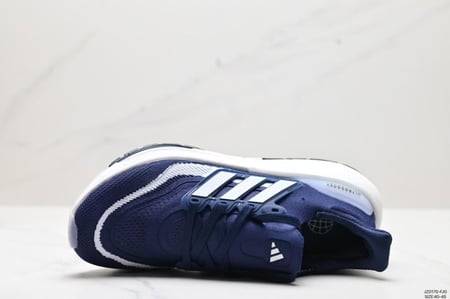 حذاء رياضي رجالي "Adidas Ultra-boost OG"