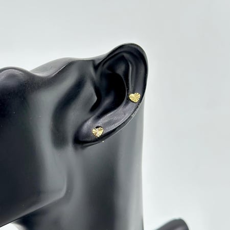 حلق ذهب أصفر عيار 21 من مجوهرات الشلوي