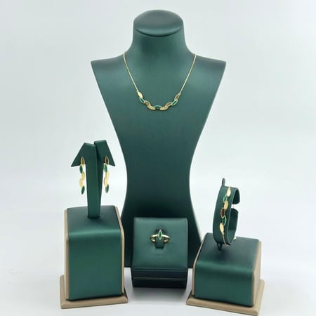 طقم ذهب اصفر عيار 18 من مجوهرات الشلوي