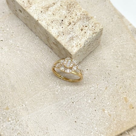 خاتم ذهب اصفر عيار18 من مجوهرات الشلوي