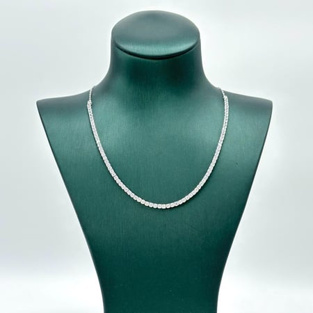 عقد تنس ذهب ابيض عيار 18 من مجوهرات الشلوي