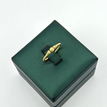 خاتم ذهب اصفر عيار 21 من مجوهرات الشلوي