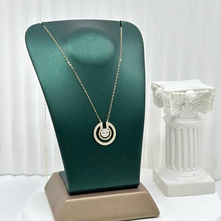 عقد ذهب اصفر عيار 18 من مجوهرات الشلوي