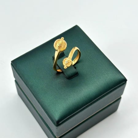 خاتم ذهب اصفر عيار 21 من مجوهرات الشلوي