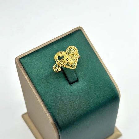 خاتم ذهب صافي عيار 21 من مجوهرات الشلوي