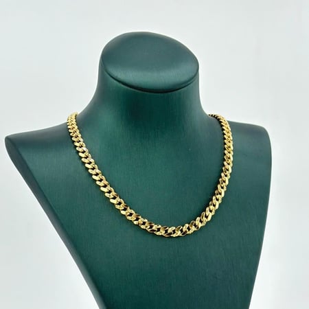 تالقى مع عقد ذهب عيار 21 فاخر بتصميم جنزير موناكو