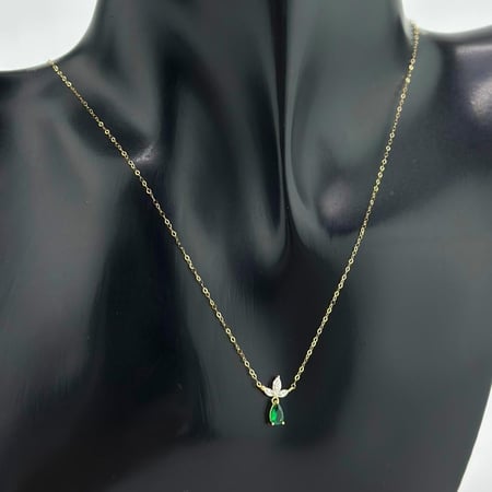 افخم عقد ذهب عيار 18 نسائي بتصميم الدمعة الانيق بوزن 0.4 جرام