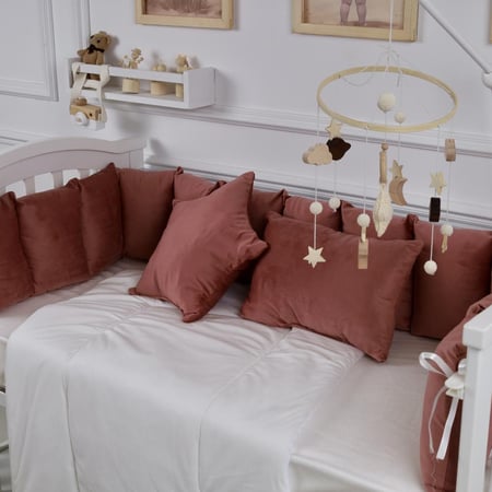 مفرش سرير أطفال مخدات 5 قطع دم الغزال لحماية وراحة مثالية