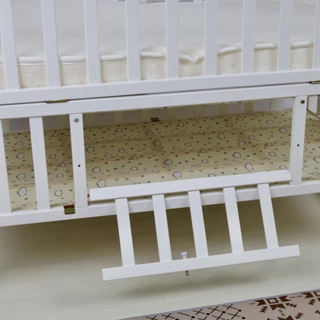 بكج سرير المواليد المتكامل – أبيض متعدد الوظائف