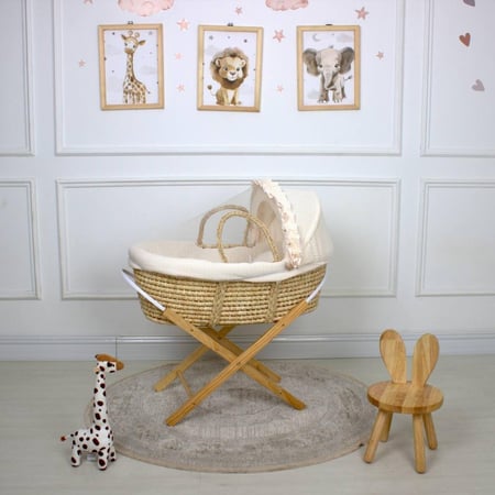 سلة موسى قش بقماش مقلم بيج