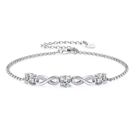 سوار إنفينيتي من ألماسات المويسانيتي مطلي بالذهب عيار 18 قيراطًا بقطر 5 مم ووزن 1.5 قيراط