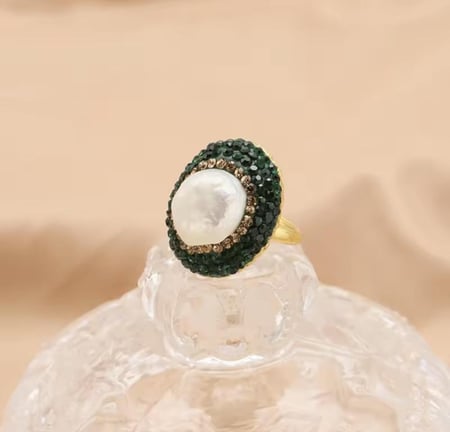 خاتم من اللؤلؤ الطبيعي 100% ، خاتم مزين بالكريستالات التشيكية باللون الأخضر