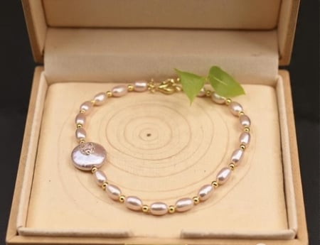 إسوره صناعه يدويه من اللؤلؤ الطبيعي / LE 608