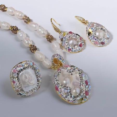 طقم لؤلؤ طبيعي مزروع 3 قطع عقد وحلق وخاتم من لابالينا