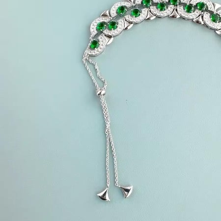 طقم قلادة المروحه وحلق من الزركون الأخضر جديد للنساء مطلي بالذهب الأبيض رفيع المستوى بمواصفات عالميه و بأعلى جوده