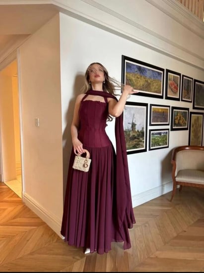 فستان عنابي