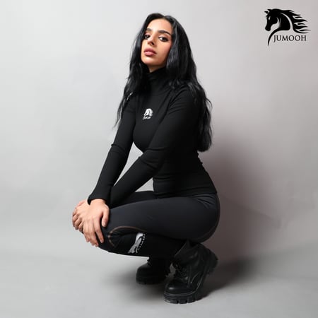 بلوزة شتوية برقبة طويلة اسود