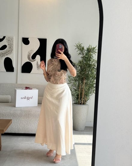 طقم تنوره بلوزه بيج وبني G294