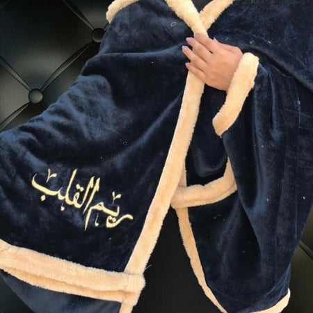 شال نسائي بالاسم أنيق