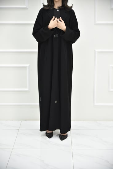 عباية حنين كاجوال مع أكسسوار طقطق مستطيل فخم