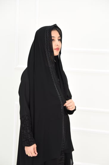 طرحة مناسبات سوداء مطرزة بالاسود