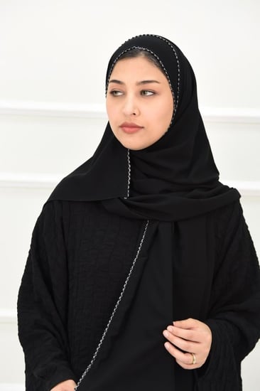 طرحة سوداء  بحواف فضي مع خرز اسود