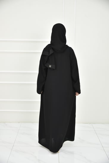 عباية ناعمة مع سحاب وكسرات
