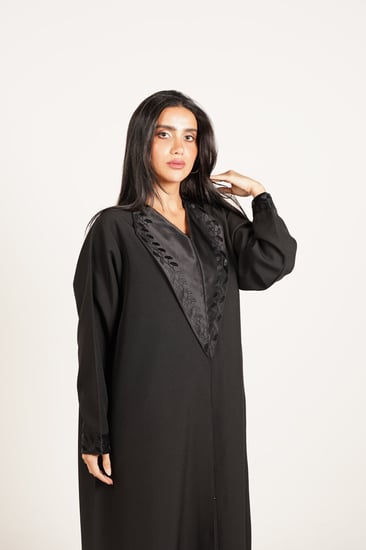 عباية كريب بكول ريفير مقوى وتطريز