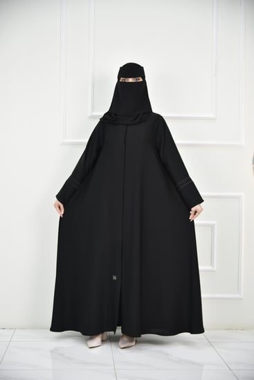 عباية كلوش بتطريز فخم على الأكمام