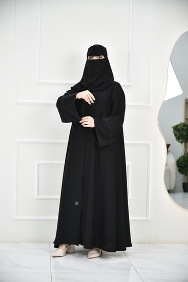عباية كلوش بتطريز فخم على الأكمام