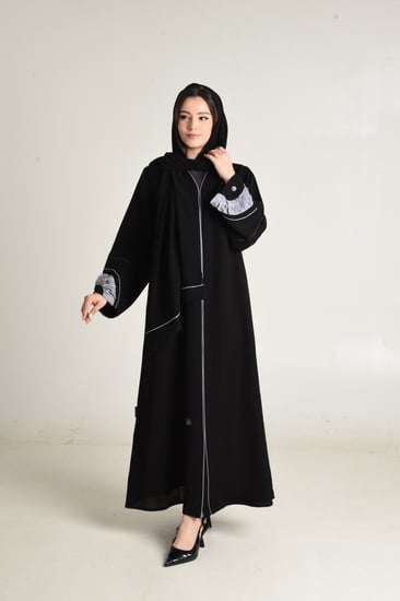 عباية كاجوال بتصميم مميز وتفاصيل سماوية