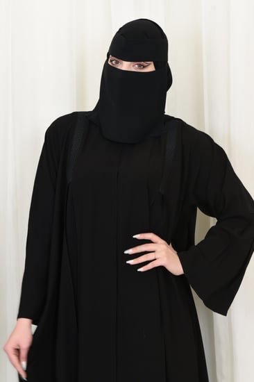 عباية كلوش مع كسرات مزينة بكلف ساحرة