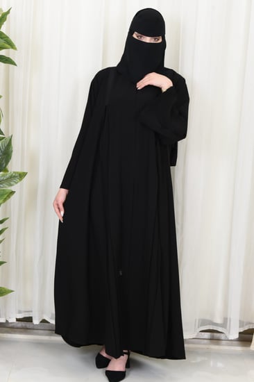 عباية كلوش مع كسرات مزينة بكلف ساحرة
