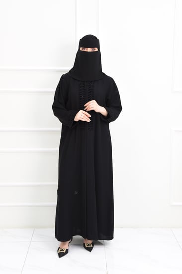 عباية نسائية بتفاصيل كسرات  مزينة بالخرز