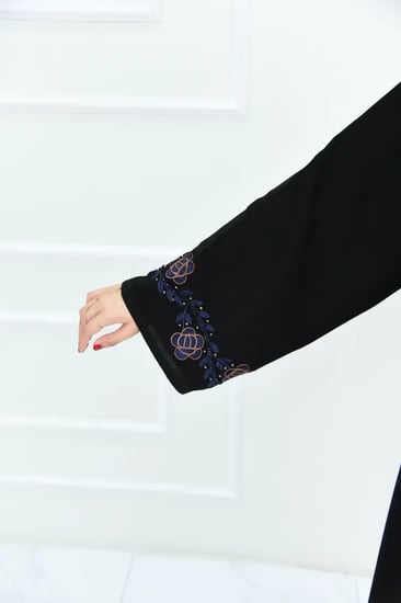 عباية نصف كلوش بأكمام مطرزة ورود مع شك