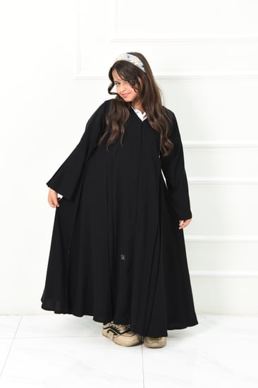 عباية بناتي كلوش مع كسرات مزينة بكلف ساحرة