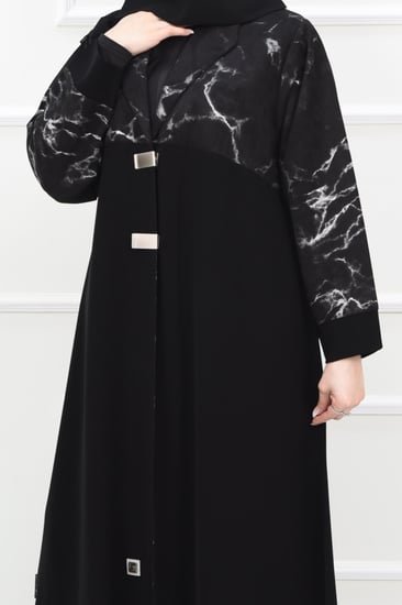 عباية بتفاصيل شمواه مع إكسسوارات مميزة