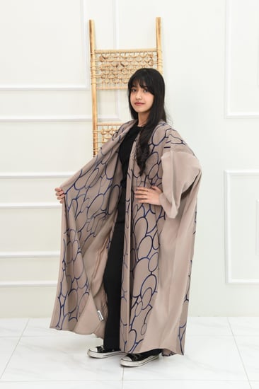 عباية بناتي لف بشت بخامه الكريب المشجر