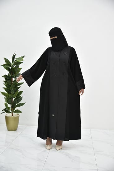 عباية كريب ملكي بتطريز خرز أسود