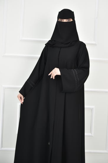 عباية كلوش بتطريز فخم على الأكمام