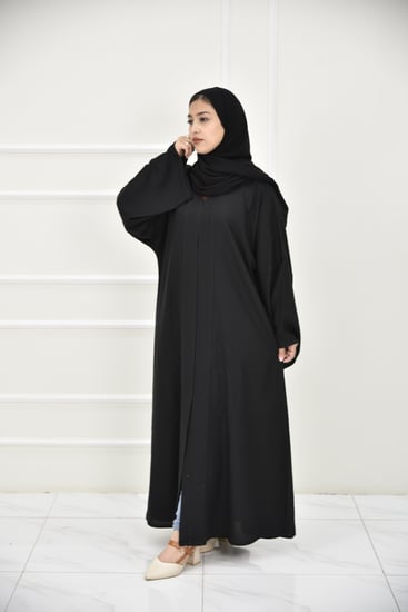 عباية كريب بطقطق وخطوط على حواف العباية