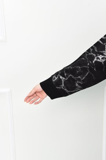 عباية بتفاصيل شمواه مع إكسسوارات مميزة