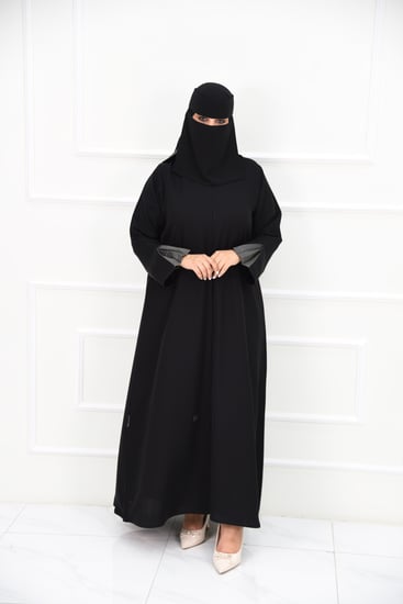 عباية كاجوال أنيقة بكسرات ناعمة على الظهر والأكمام