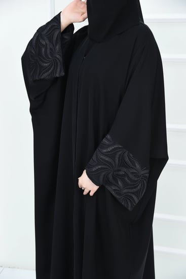 نص بشت أسود مع أسوارة كم دانتيل تركي