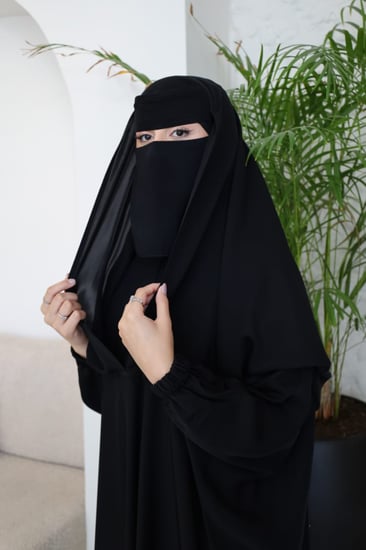 عباية راس وكتف 2 في 1 – قماش إنترنت كوري فخم لا يحتاج كوي